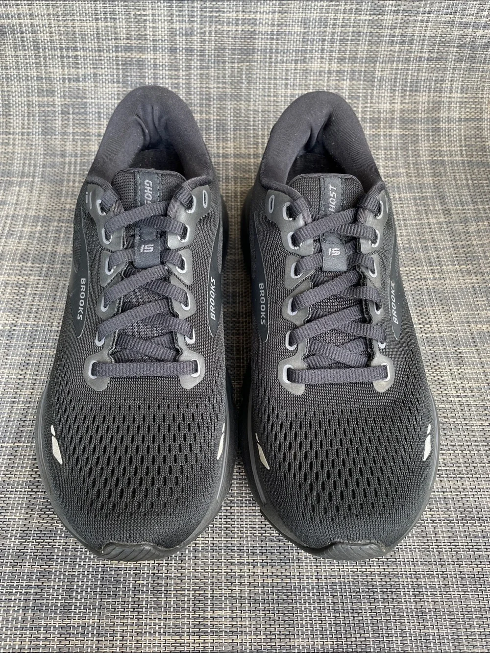 Brooks Women's Ghost 15 GTX Black Running Shoes Athletic Trainers size 6